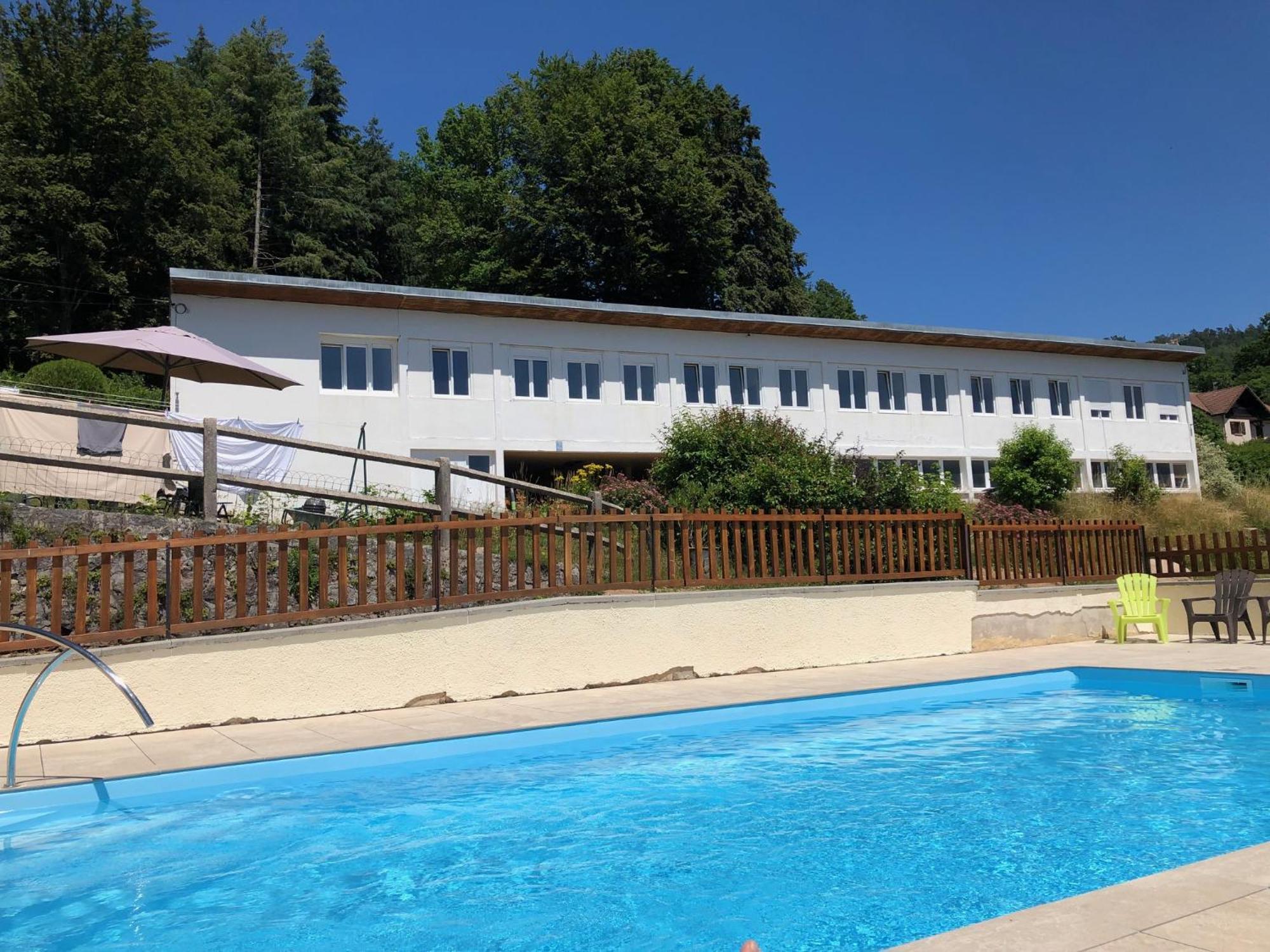 Camping du Château Granges-sur-Vologne Extérieur photo