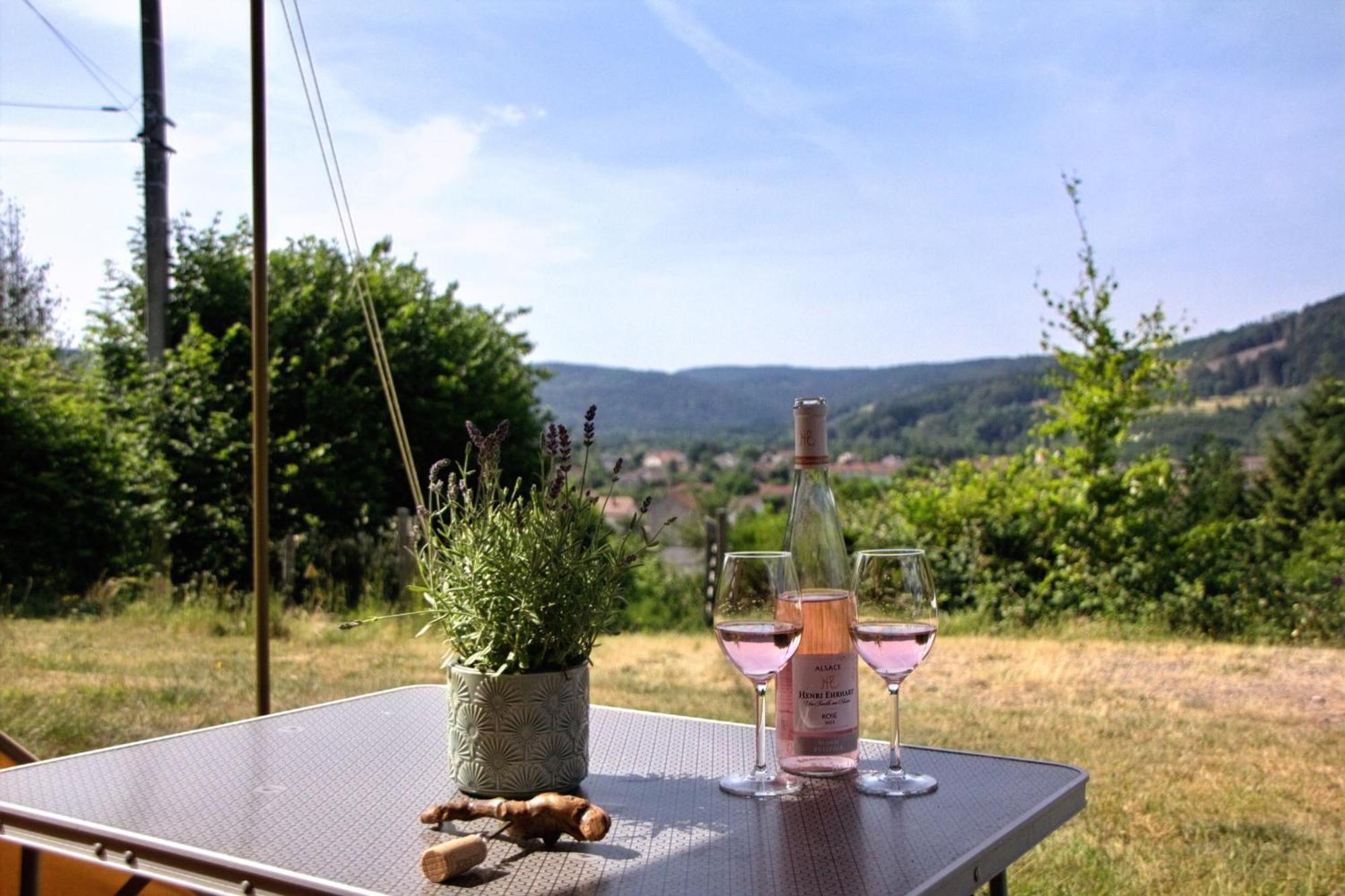 Camping du Château Granges-sur-Vologne Extérieur photo