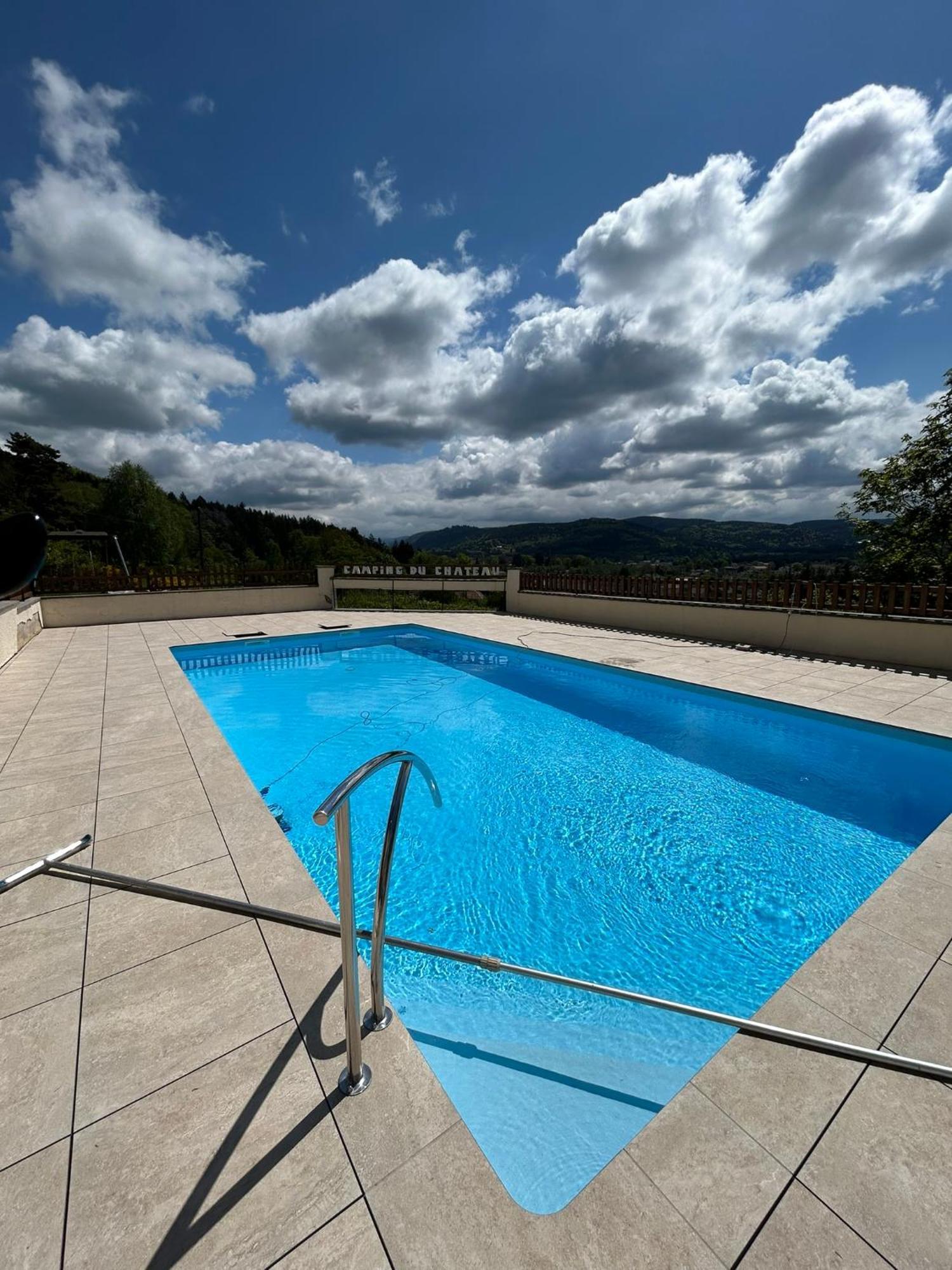 Camping du Château Granges-sur-Vologne Extérieur photo
