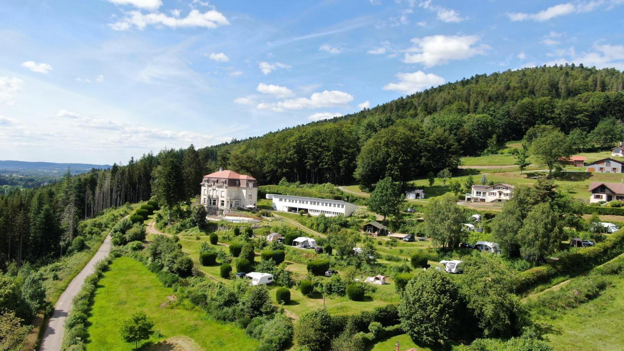 Camping du Château Granges-sur-Vologne Extérieur photo
